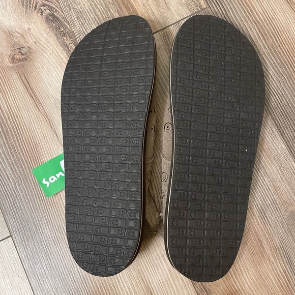 Sanuk Vagabond Men’s Slip-ons - Picture 3 of 4